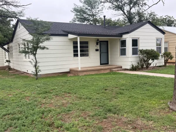 $169,000 | 211 11th Street, Levelland, TX 79336
