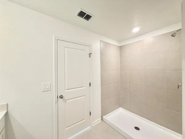 $2,220 | 2134 Chris Drive, Lake Wales, FL 33859