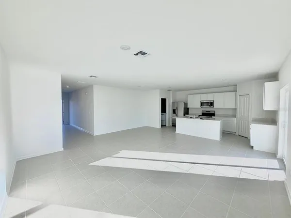 $2,220 | 2134 Chris Drive, Lake Wales, FL 33859
