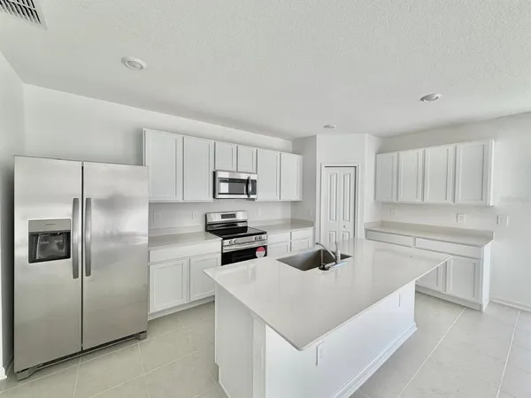 $2,220 | 2134 Chris Drive, Lake Wales, FL 33859
