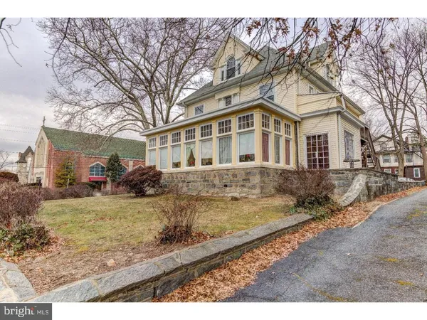 $1,250 | 303-305 Sharon Avenue, Sharon Hill, PA 19079