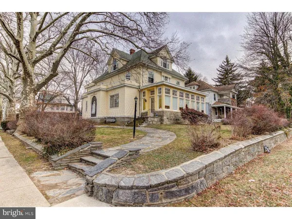 $1,250 | 303-305 Sharon Avenue, Sharon Hill, PA 19079