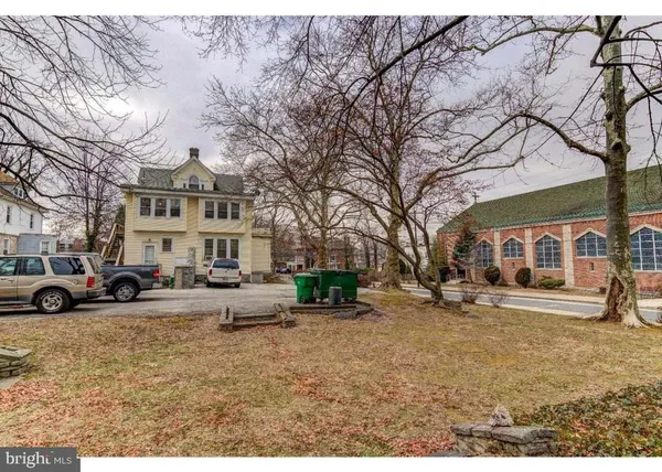 $1,250 | 303-305 Sharon Avenue, Sharon Hill, PA 19079