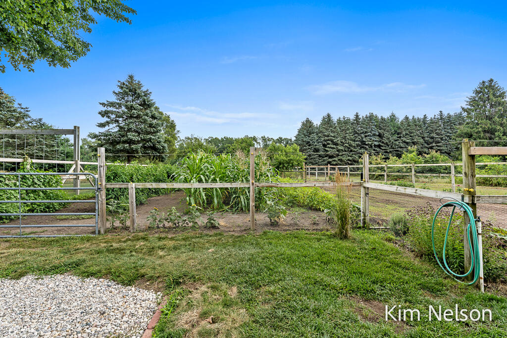 7700 South 80th Avenue Rothbury, MI 49452 - Photo 63 of 72 7700S.80thAve-18LoRes