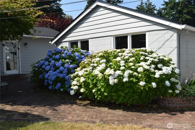 $1,395,000 | 3538 Beach Drive East, Port Orchard, WA 98366