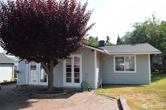 $1,395,000 | 3538 Beach Drive East, Port Orchard, WA 98366