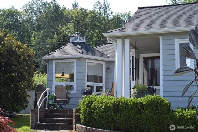 $1,395,000 | 3538 Beach Drive East, Port Orchard, WA 98366