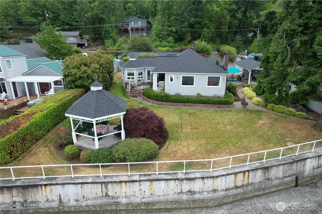 $1,395,000 | 3538 Beach Drive East, Port Orchard, WA 98366