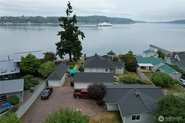 $1,395,000 | 3538 Beach Drive East, Port Orchard, WA 98366