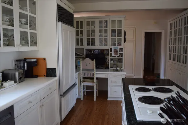 $1,395,000 | 3538 Beach Drive East, Port Orchard, WA 98366