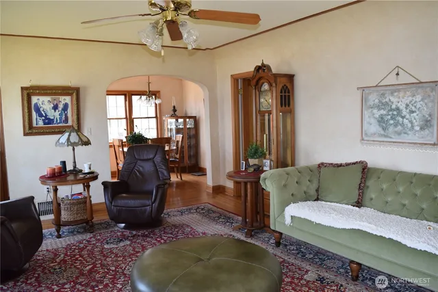 $1,395,000 | 3538 Beach Drive East, Port Orchard, WA 98366