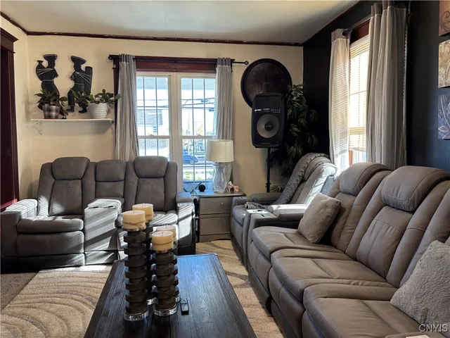 $1,800 | 204 East Bloomfield Street, Rome, NY 13440