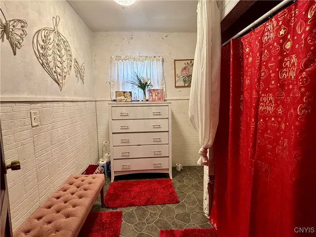 $1,800 | 204 East Bloomfield Street, Rome, NY 13440