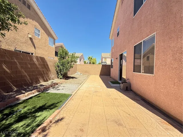 $2,026 | 6839 Scarlet Flax Street, Las Vegas, NV 89148