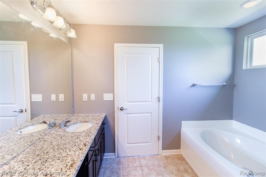 27679 Hartwick Circle Novi, MI 48374 - Photo 31 of 51