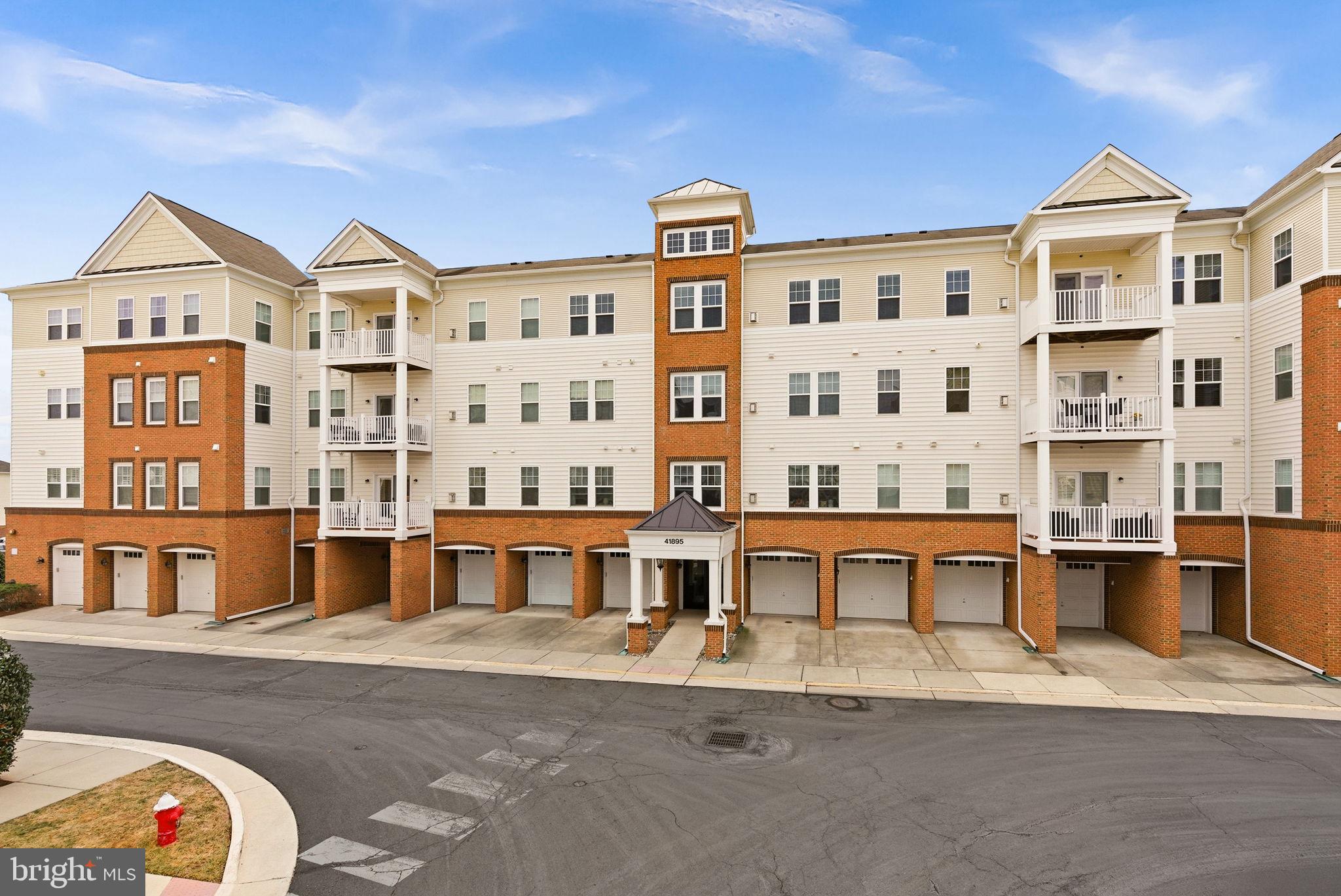 41895 Cathedral Valley Square, Unit 407 Aldie, VA 20105 - Photo 2 of 40