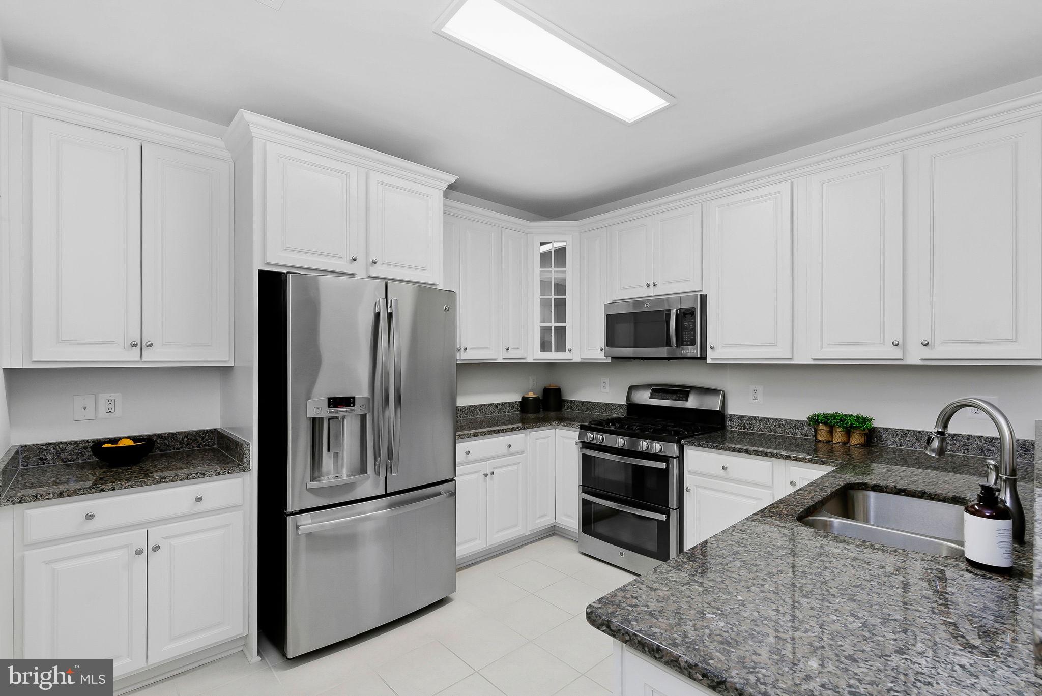 41895 Cathedral Valley Square, Unit 407 Aldie, VA 20105 - Photo 6 of 40