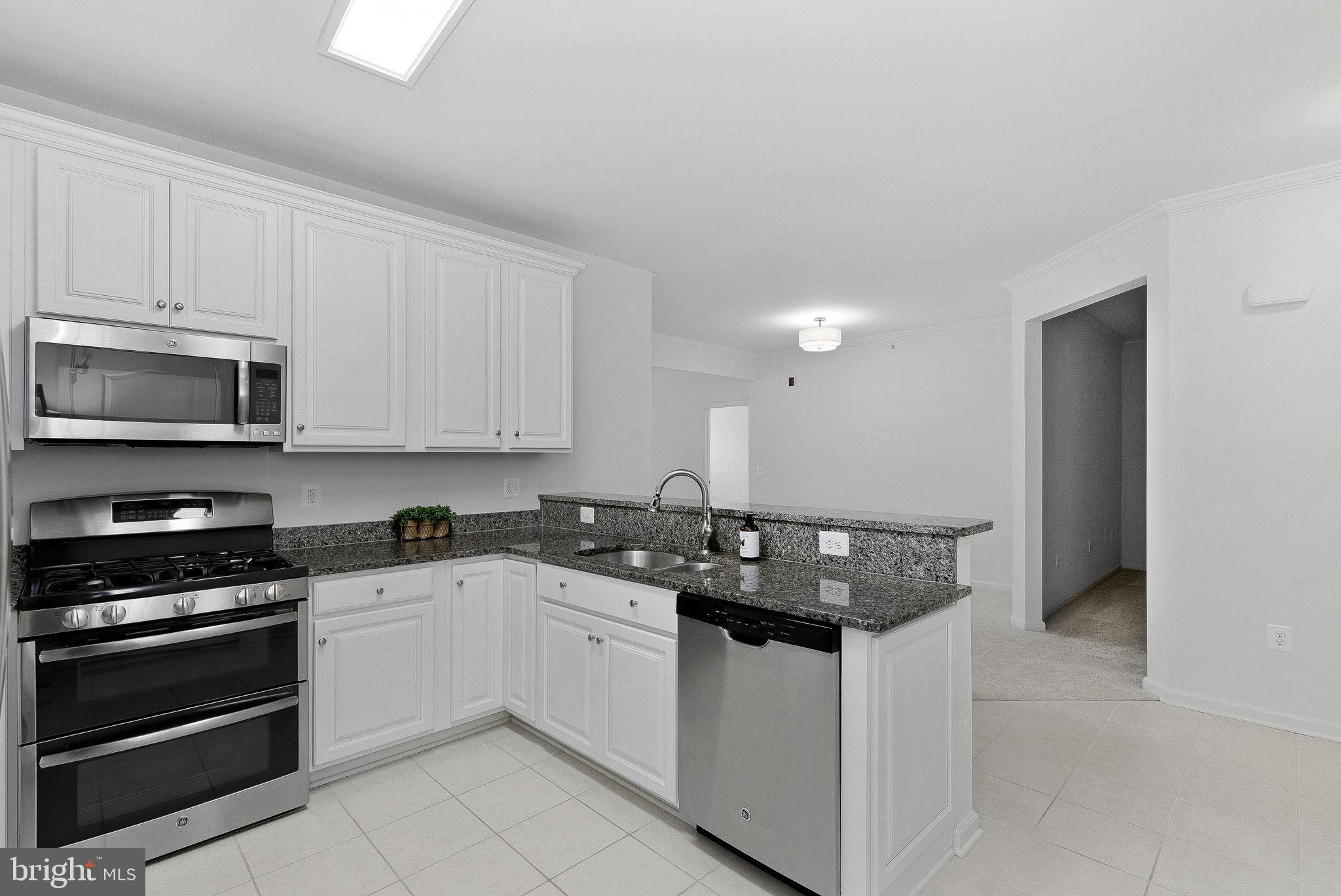 41895 Cathedral Valley Square, Unit 407 Aldie, VA 20105 - Photo 8 of 40