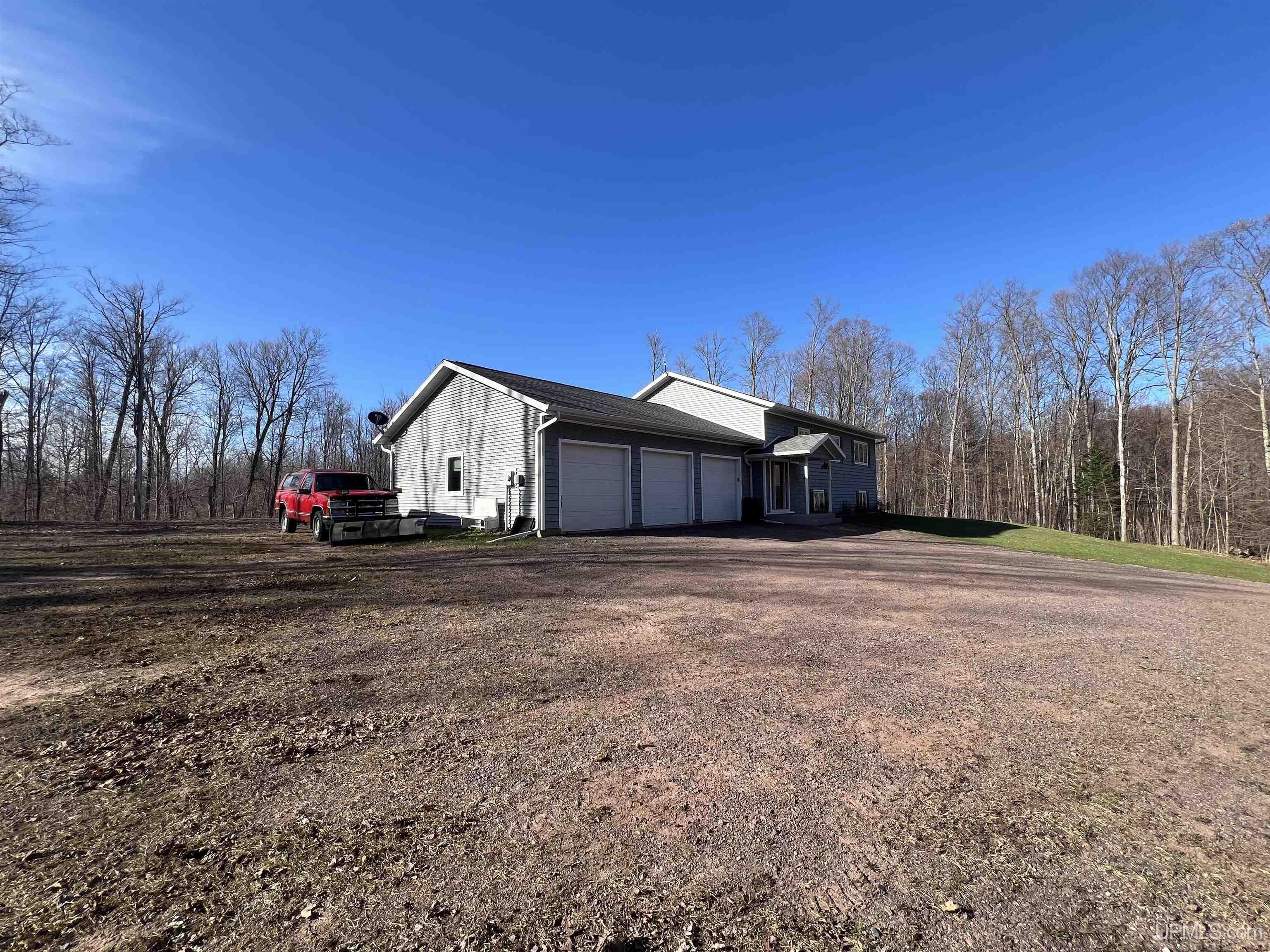 185 Olsen Road Gwinn, MI 49841 - Photo 3 of 53