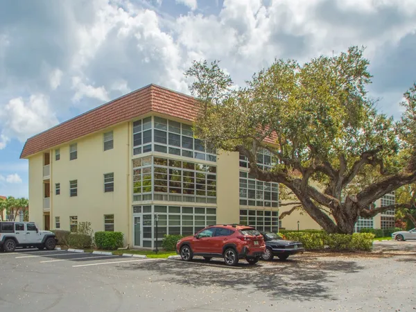 $3,500 | 5400 Highway A1a, Unit I20, Vero Beach, FL 32963