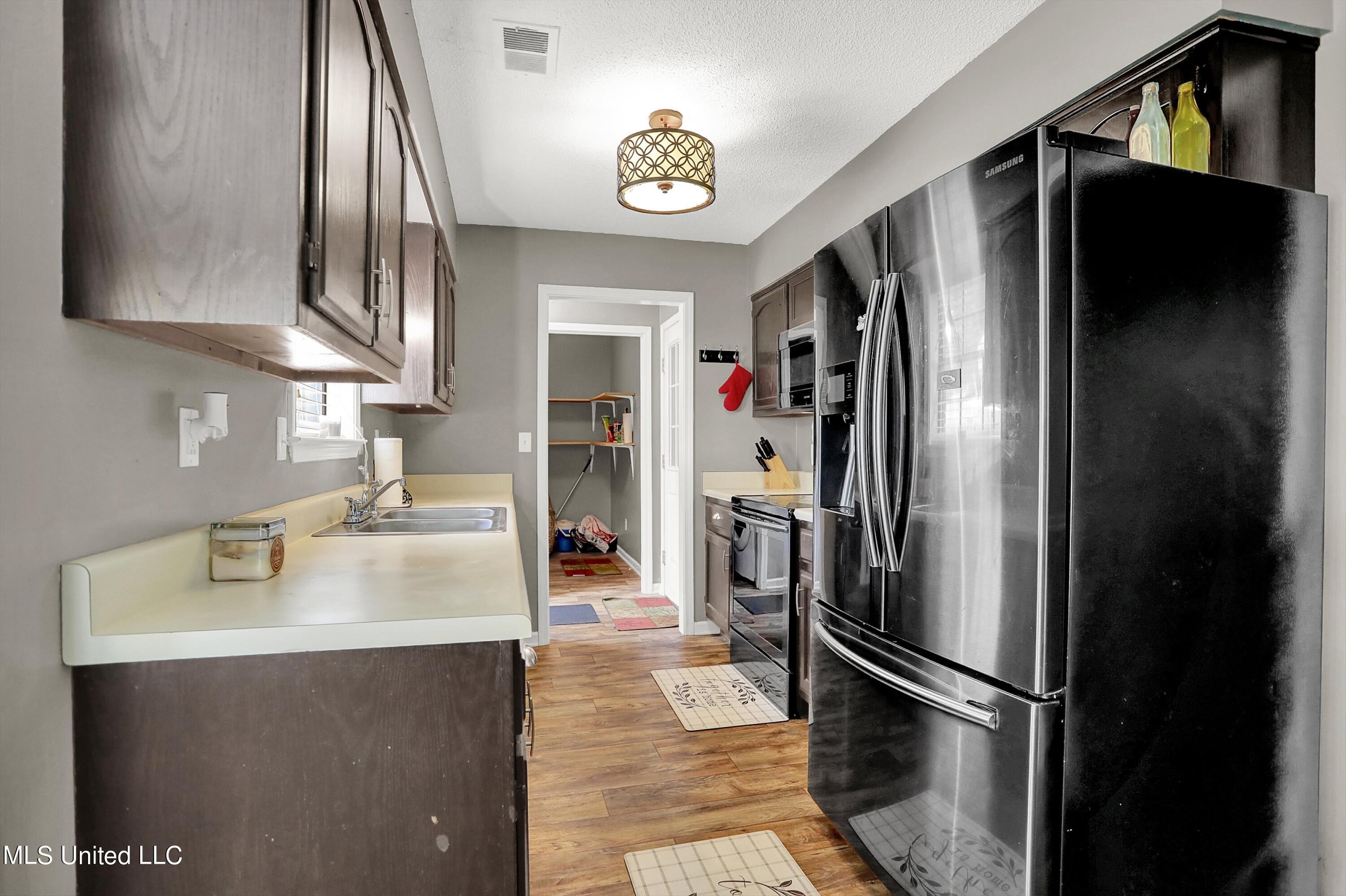 6540 Forest Grove Lane Walls, MS 38680 - Photo 10 of 29 10-266A3096