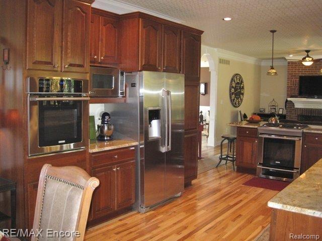 8635 Deerwood Road Clarkston, MI 48348 - Photo 20 of 58 Kitchen_V2.jpg