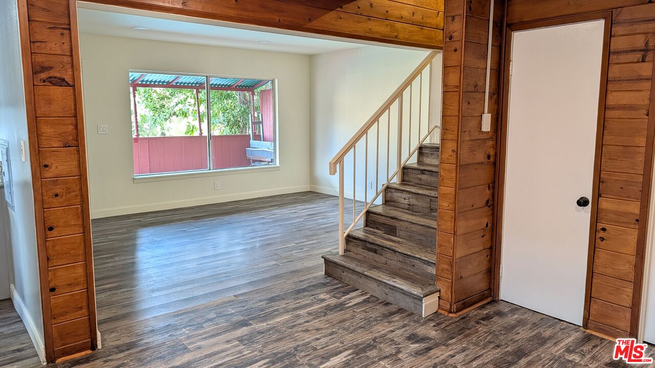 7300 Lennox Avenue, Unit J15 Van Nuys, CA 91405 - Photo 3 of 25 a view of entryway