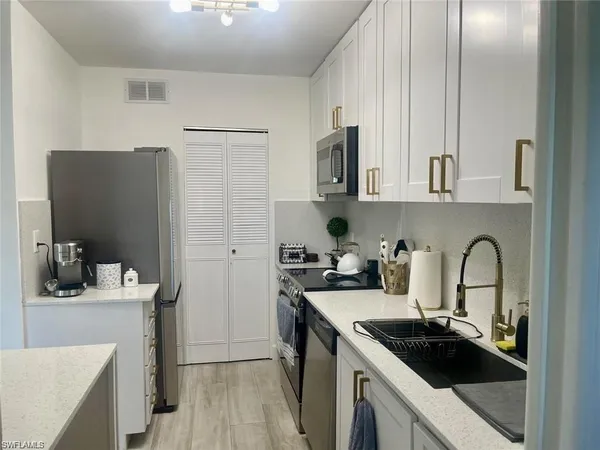 $5,300 | 788 Park Shore Drive, Unit H36, Naples, FL 34103
