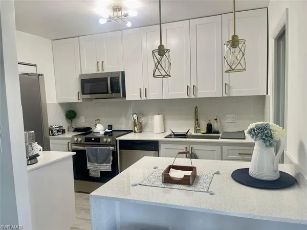 $5,300 | 788 Park Shore Drive, Unit H36, Naples, FL 34103