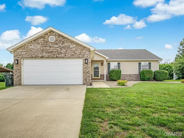 $339,900 | 1339 Summerfield Drive, Waterloo, IL 62298