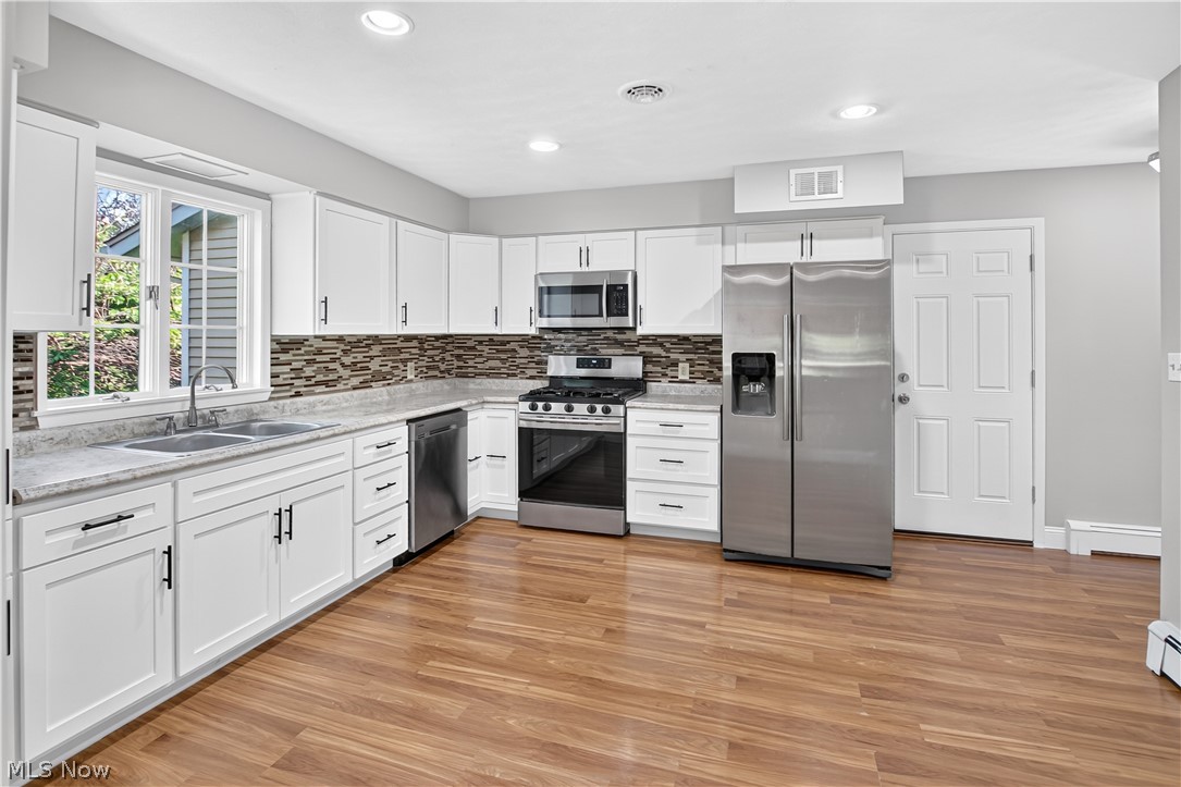 20495 Lunn Road Strongsville, OH 44149 - Photo 4 of 38