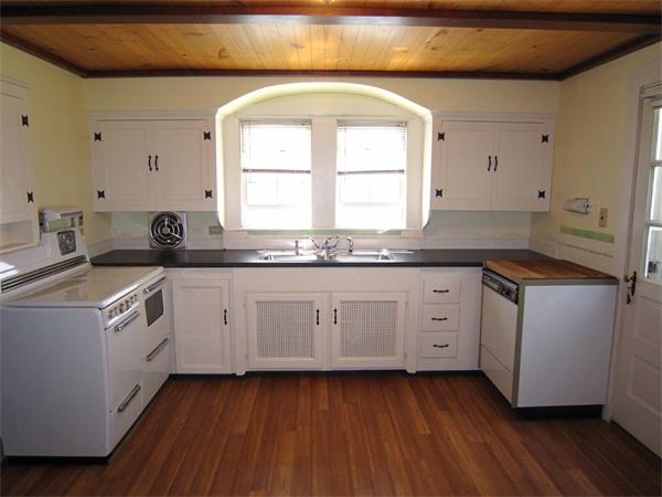 91 Harland Road Waltham, MA 02453 - Photo 8 of 17 Gallery Image 8