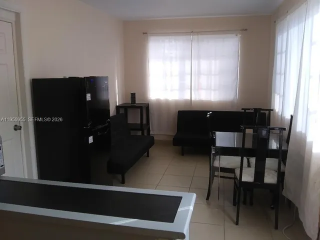 $1,350 | 734 Southwest 5th, Hallandale Beach, FL 33009