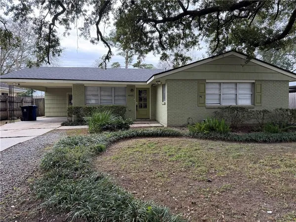 $1,800 | 6121 Stratford Place, New Orleans, LA 70131