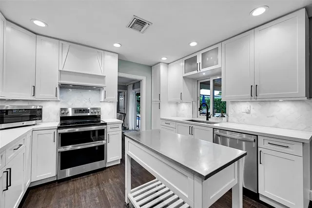 $1,168,788 | 4221 Northeast 26th Avenue, Lighthouse Point, FL 33064