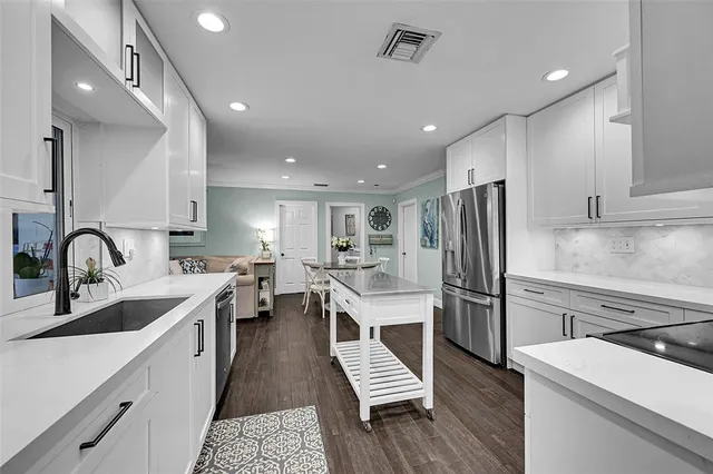 $1,168,788 | 4221 Northeast 26th Avenue, Lighthouse Point, FL 33064