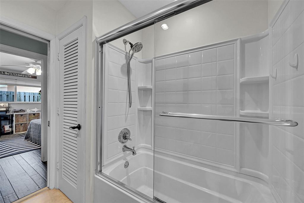 4221 Northeast 26th Avenue Lighthouse Point, FL 33064 - Photo 34 of 59