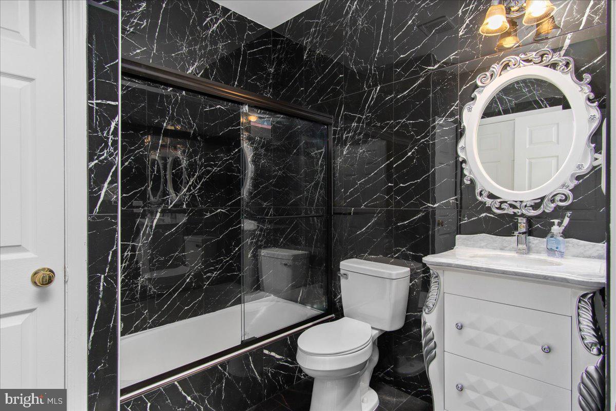 1818 Granby Way Frederick, MD 21702 - Photo 38 of 67 1st floor bedroom private full bathroom