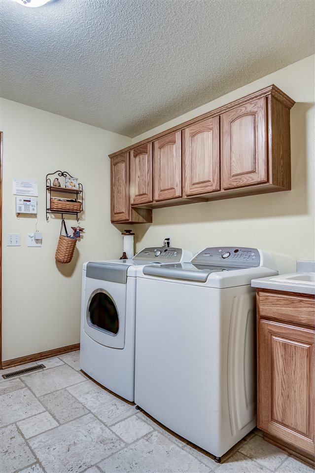 6548 Shadow Ridge Road Rockford, IL 61107 - Photo 13 of 25 Gallery Image 13