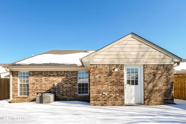 $1,955 | 5593 Casey Lane, Southaven, MS 38671