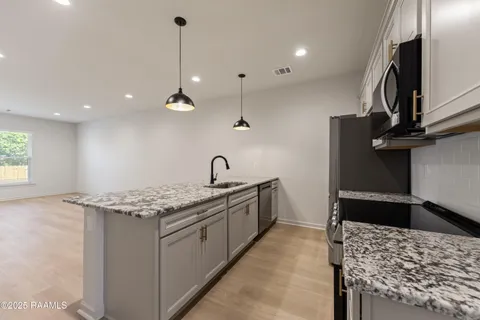 $239,999 | 130 Frontier Lane, Scott, LA 70583