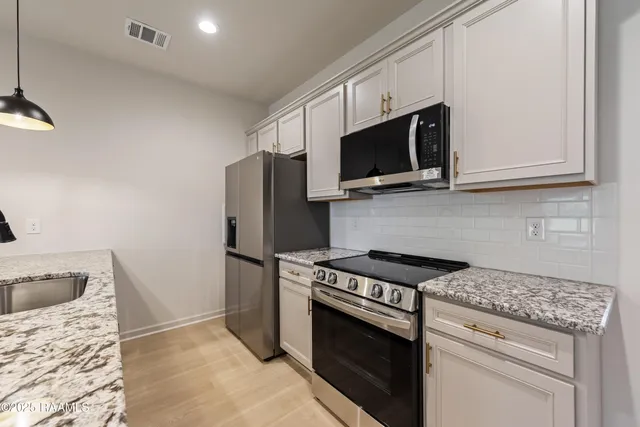 $239,999 | 130 Frontier Lane, Scott, LA 70583