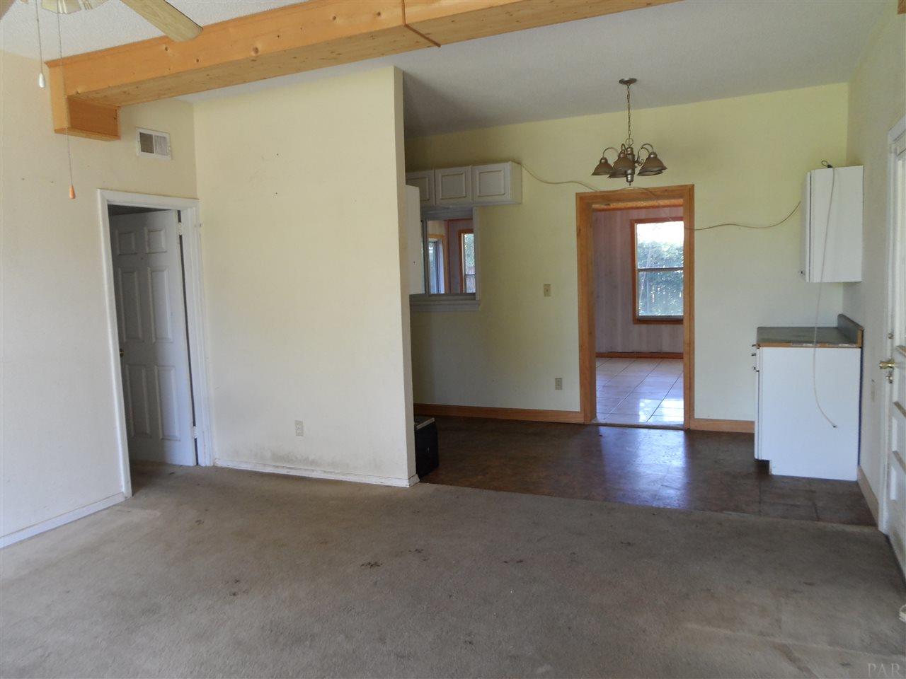 18 Eaton Road Pensacola, FL 32506 - Photo 4 of 16