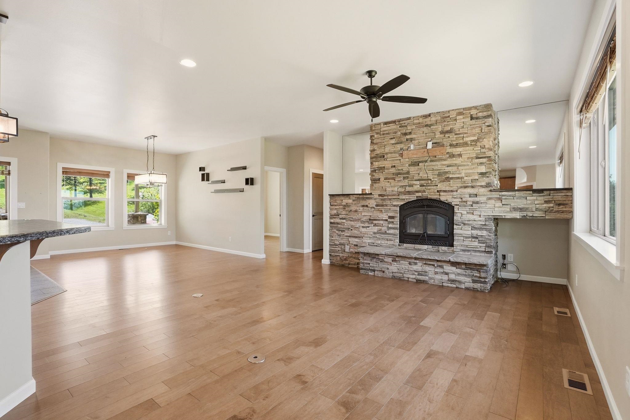 15415 North Timbercrest Lane Mead, WA 99021 - Photo 8 of 48