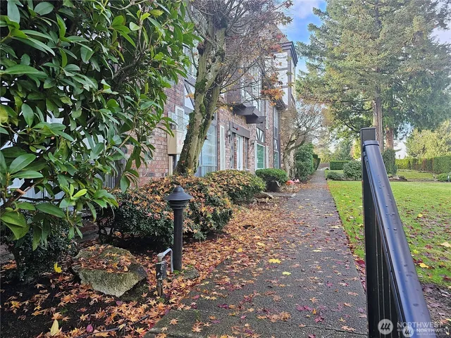 $2,500 | 3425 South 176th Street, Unit 107, SeaTac, WA 98188