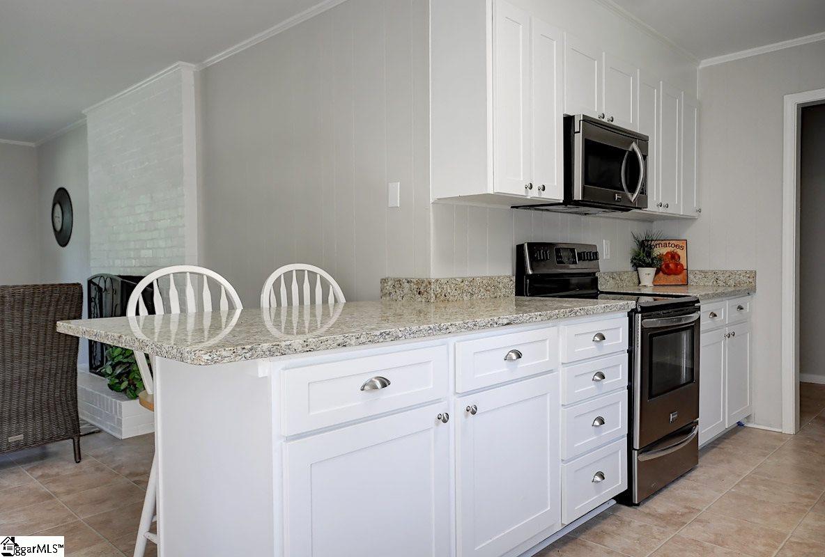 28 Meredith Lane Greenville, SC 29607 - Photo 11 of 34 Gallery Image 11