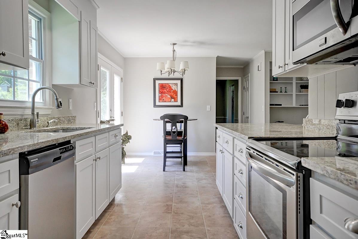 28 Meredith Lane Greenville, SC 29607 - Photo 12 of 34 Gallery Image 12