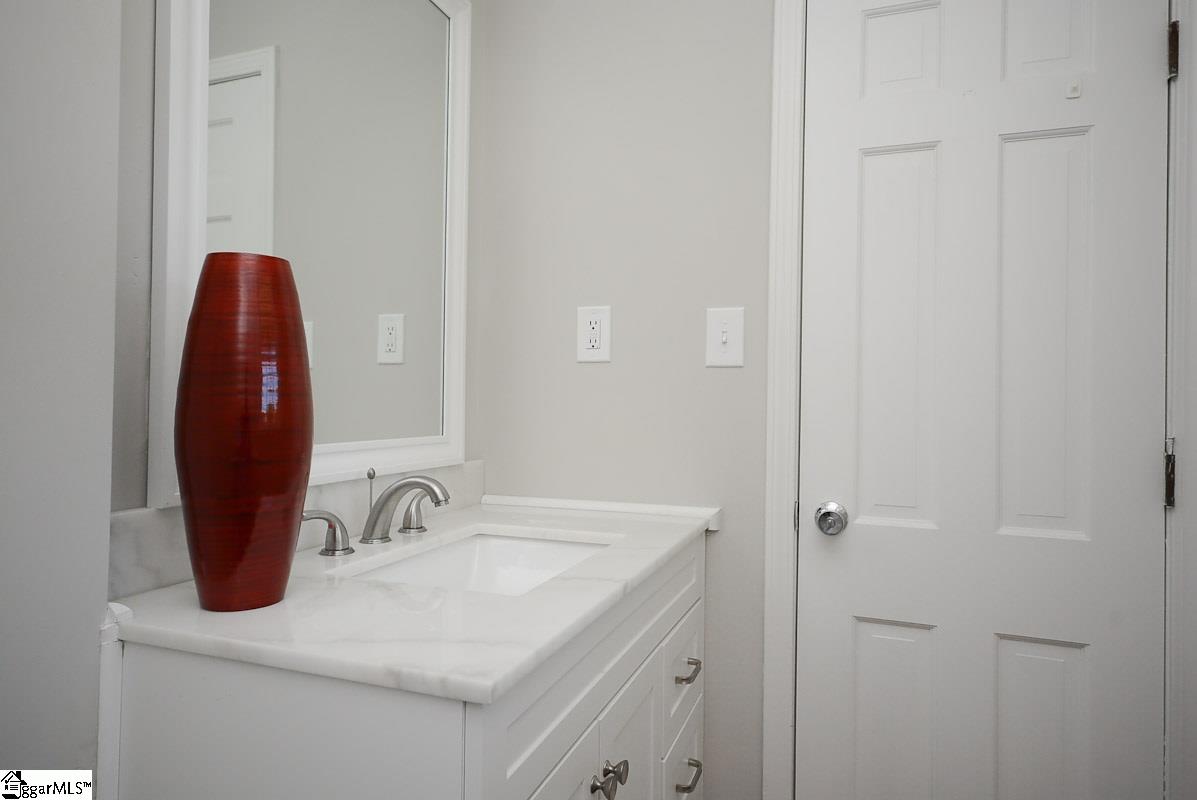 28 Meredith Lane Greenville, SC 29607 - Photo 22 of 34 Gallery Image 22