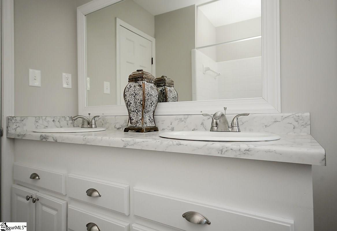28 Meredith Lane Greenville, SC 29607 - Photo 26 of 34 Gallery Image 26