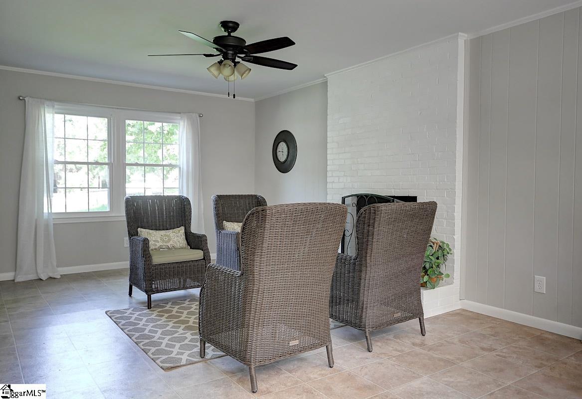 28 Meredith Lane Greenville, SC 29607 - Photo 4 of 34 Gallery Image 4
